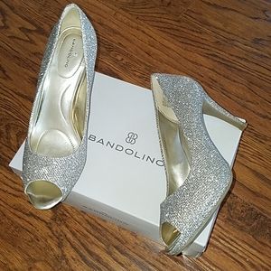 Bandolino gold sparkle open toe shoes *